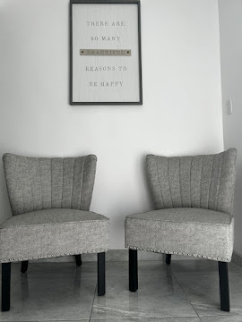 Sillones de la sala de espera de ALDental